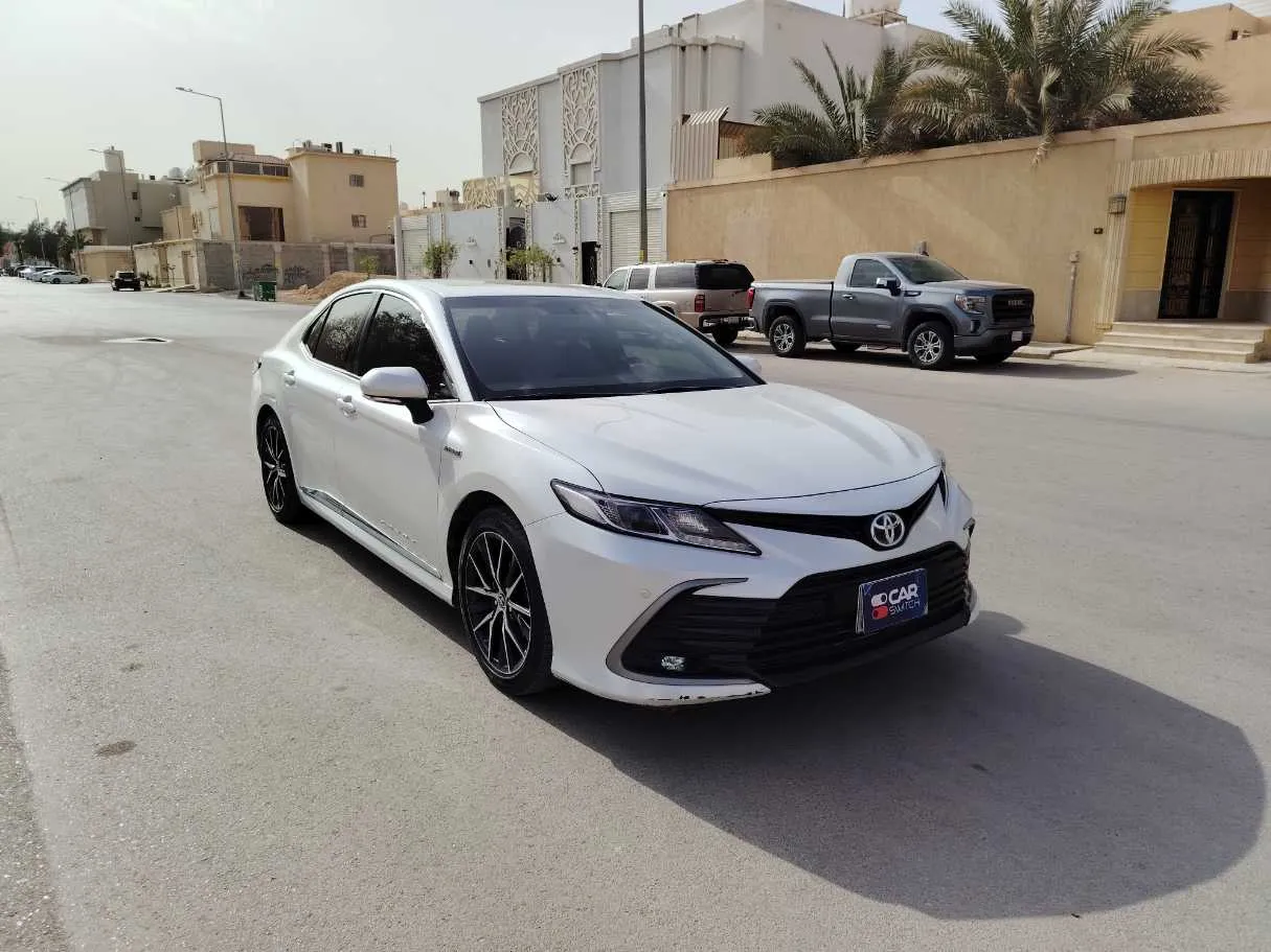 Car image 3