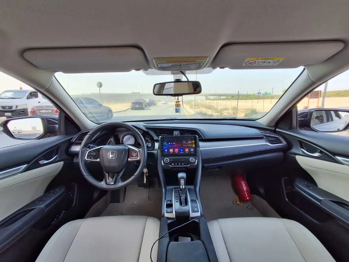 Car image 14