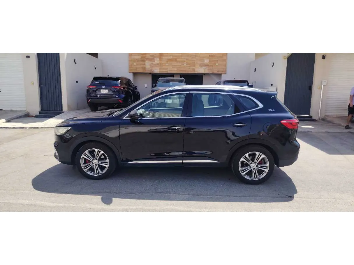 Car image 8