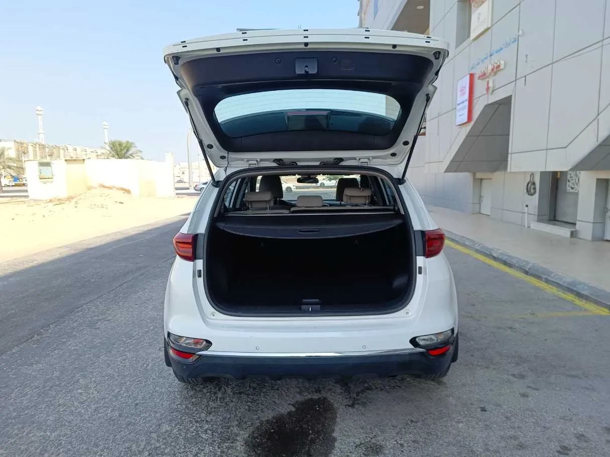 Car image 27