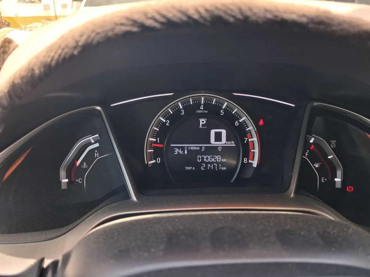 Car image 19