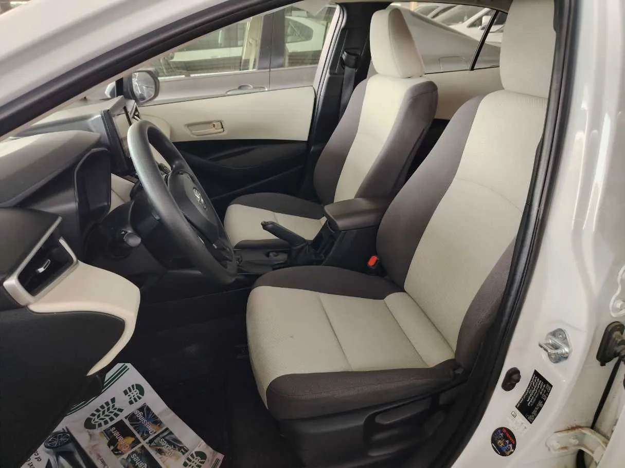 Car image 13