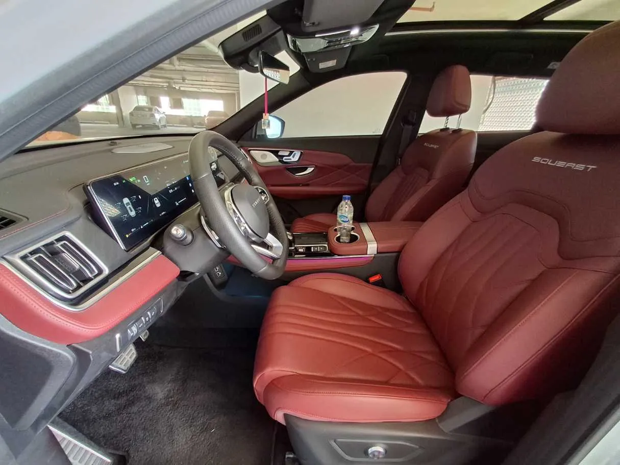 Car image 10