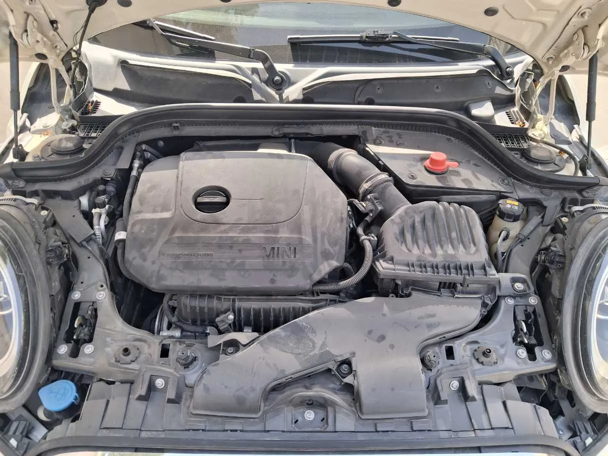 Car image 21