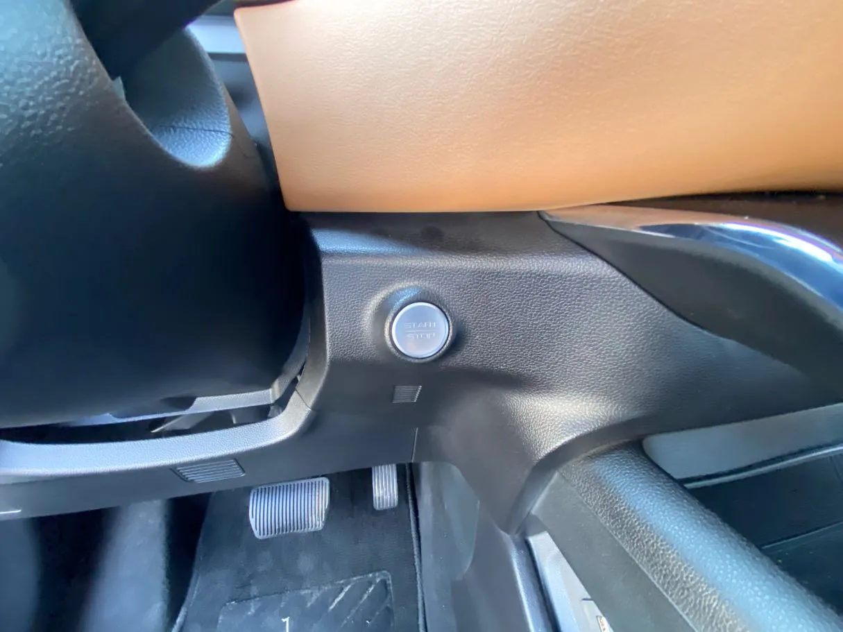 Car image 27