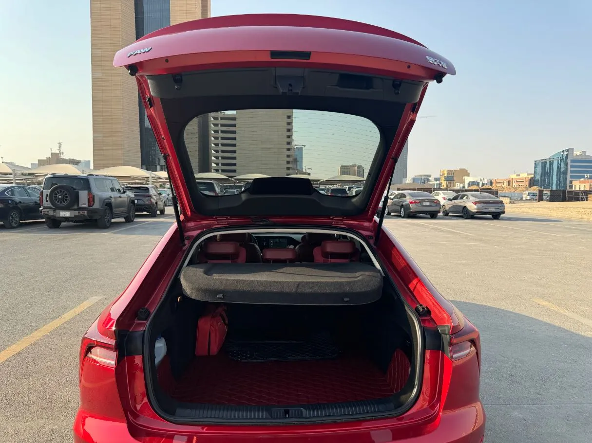 Car image 23