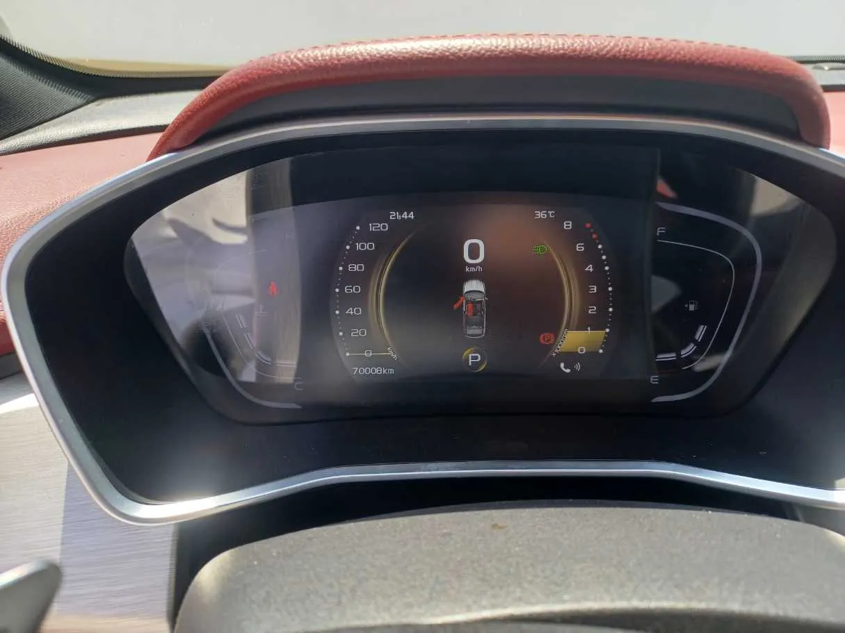 Car image 19