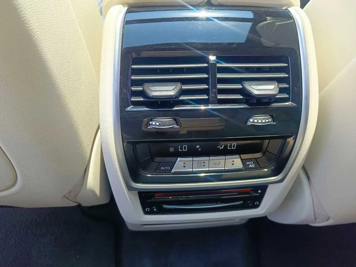 Car image 39