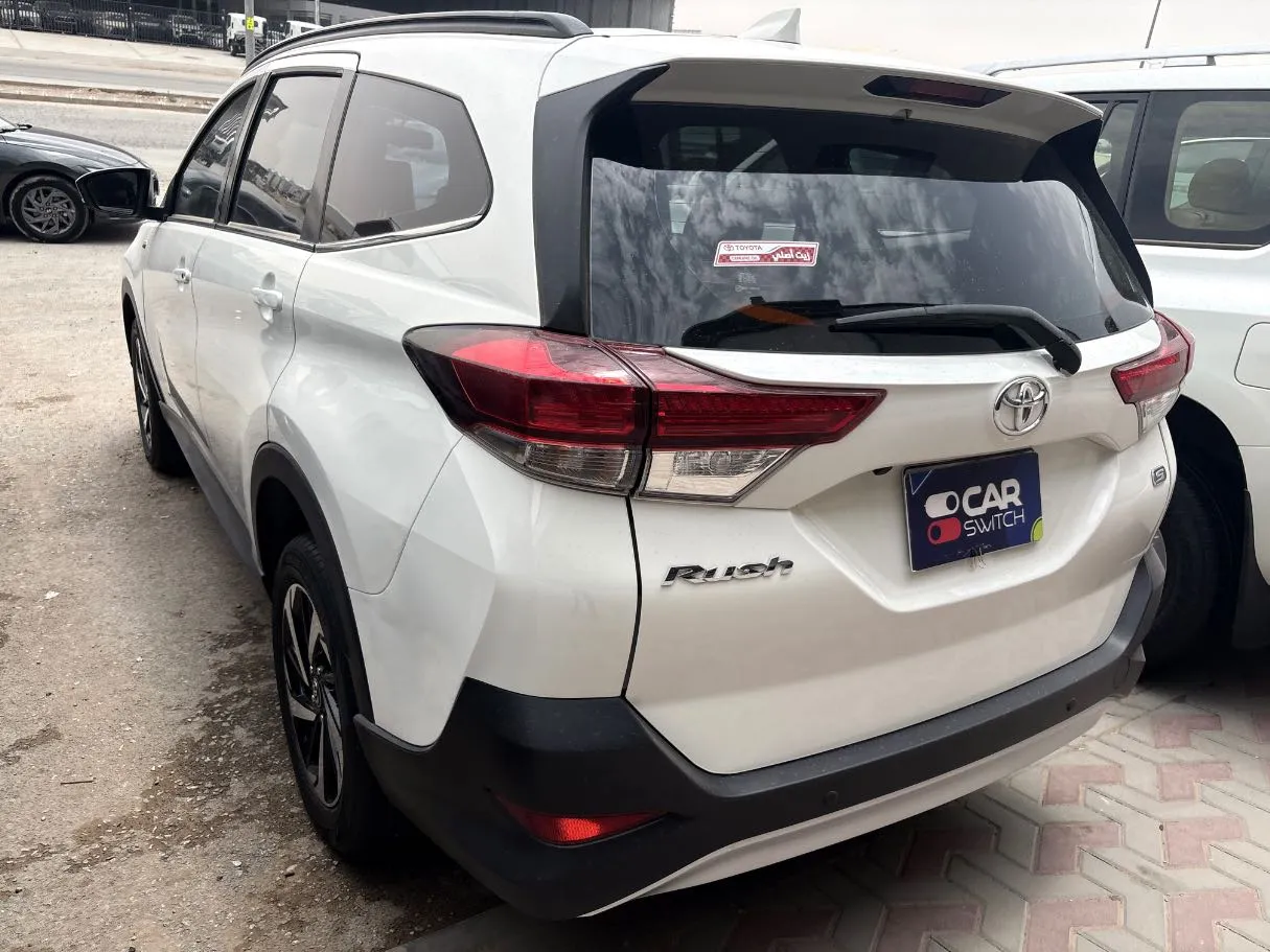 Car image 6