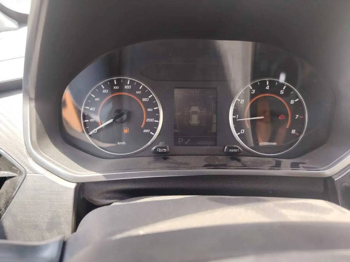Car image 23