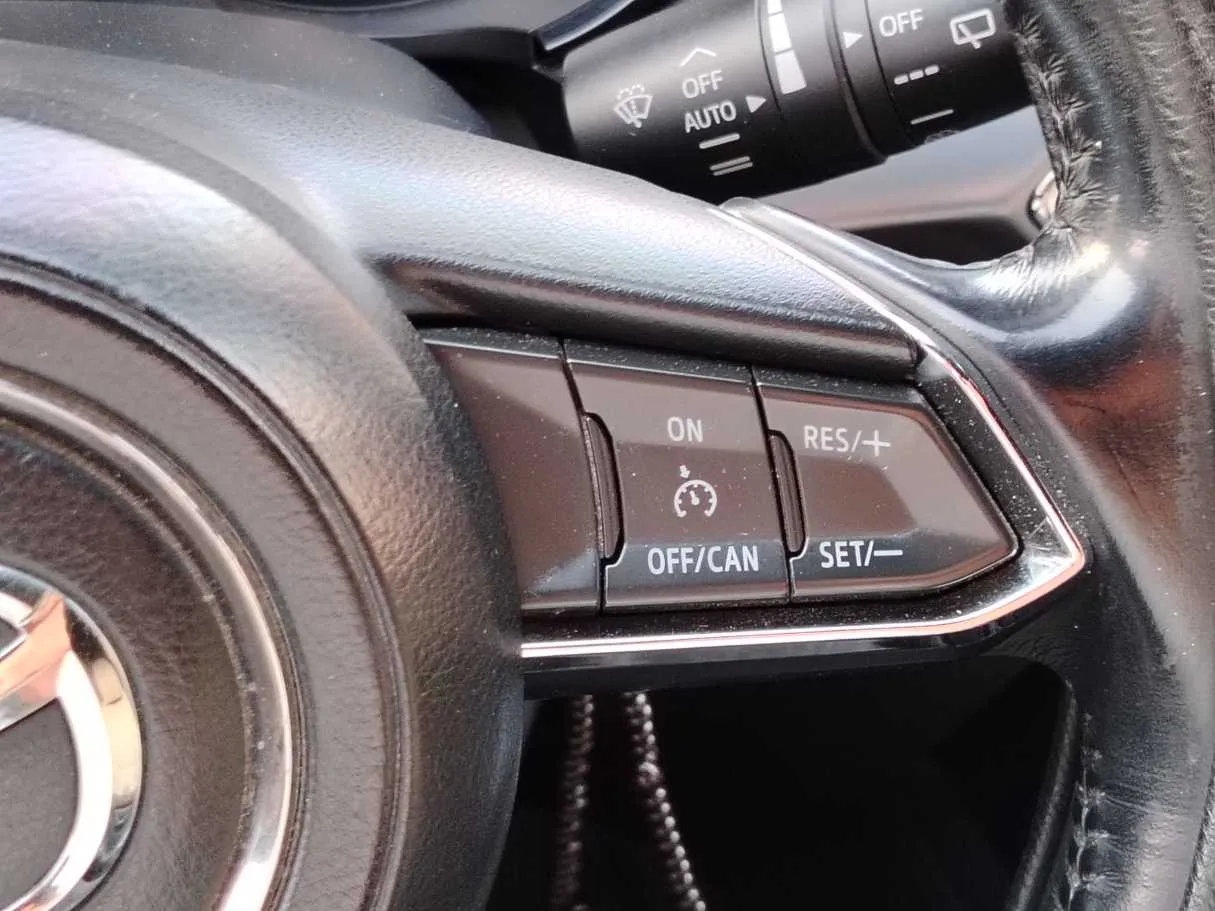Car image 26