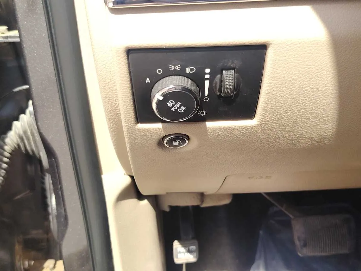 Car image 29