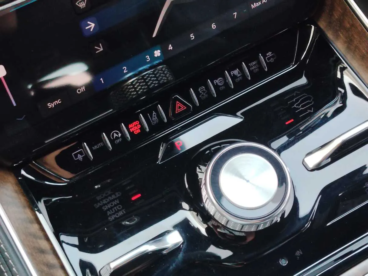 Car image 30