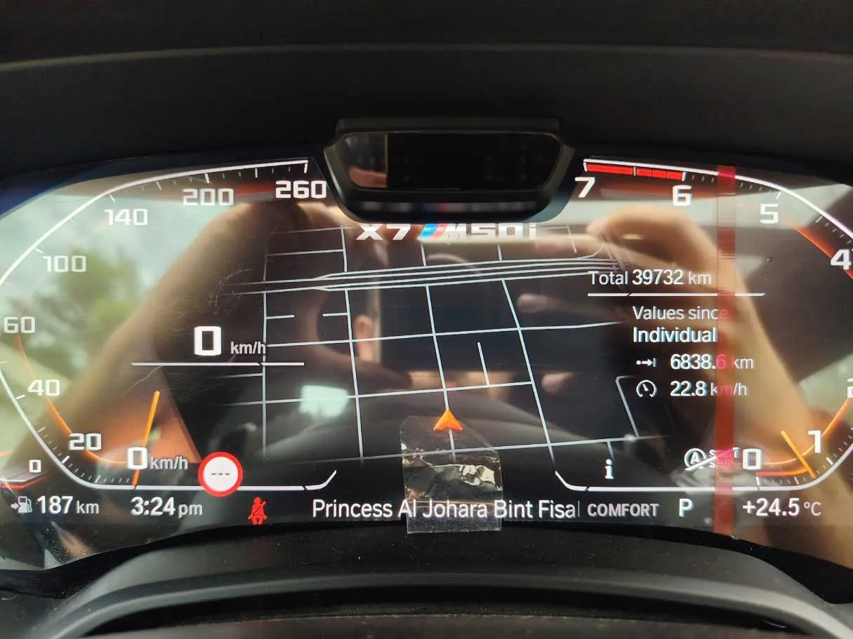 Car image 26