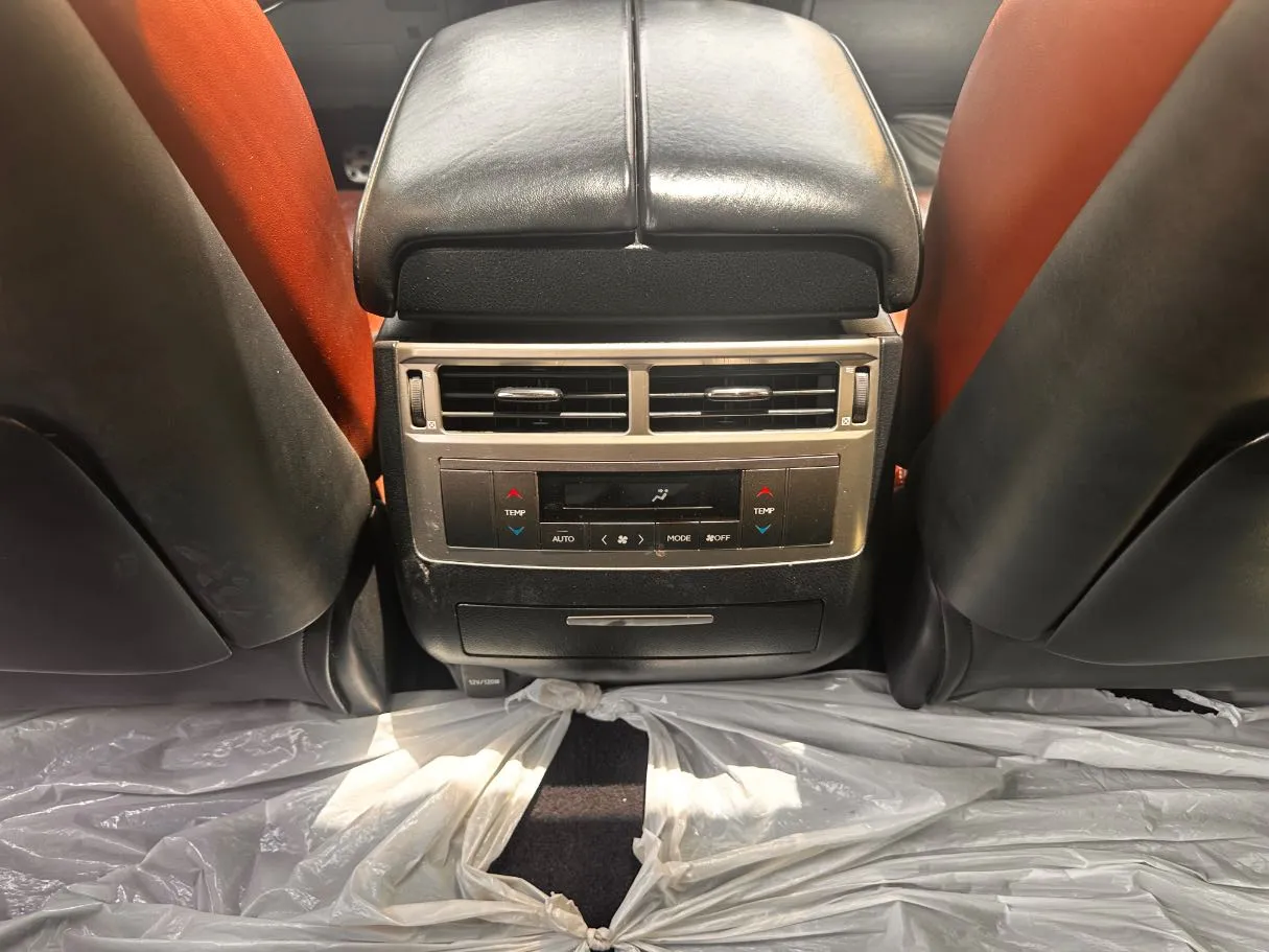 Car image 27