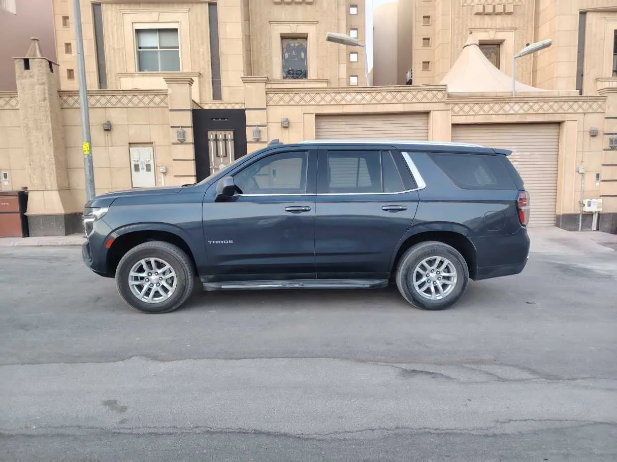 Car image 8