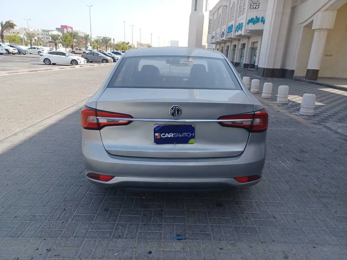 Car image 6
