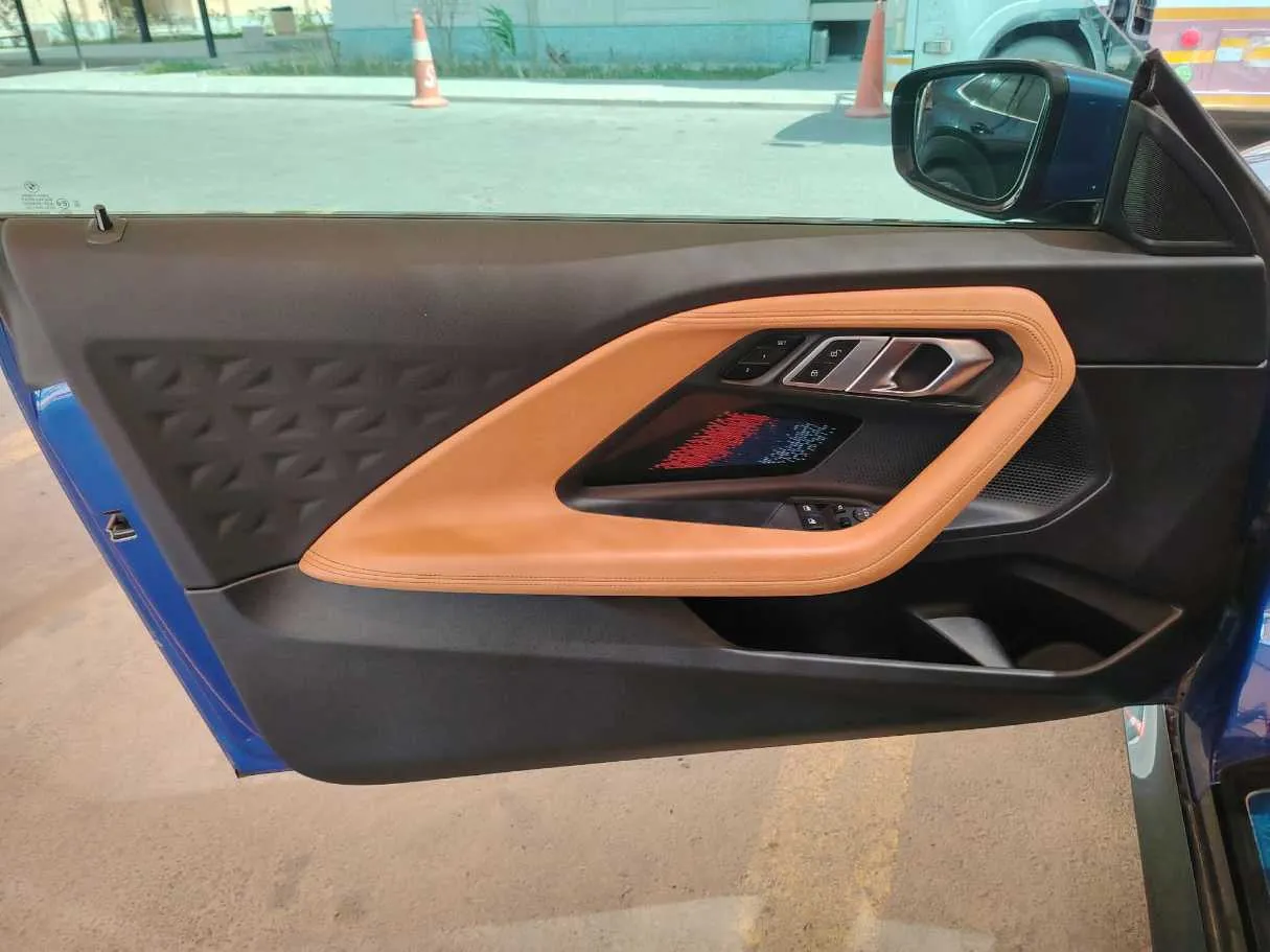Car image 27