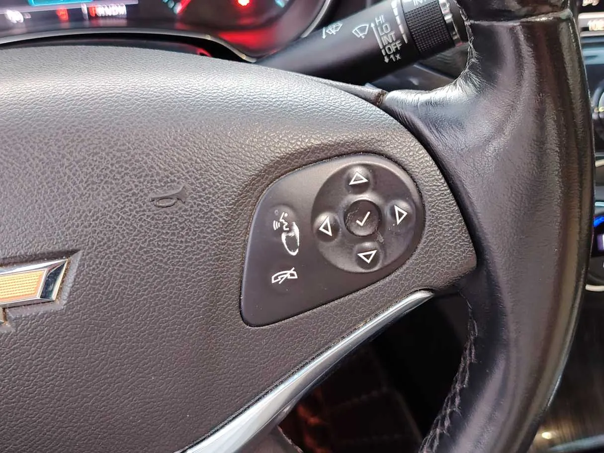 Car image 30