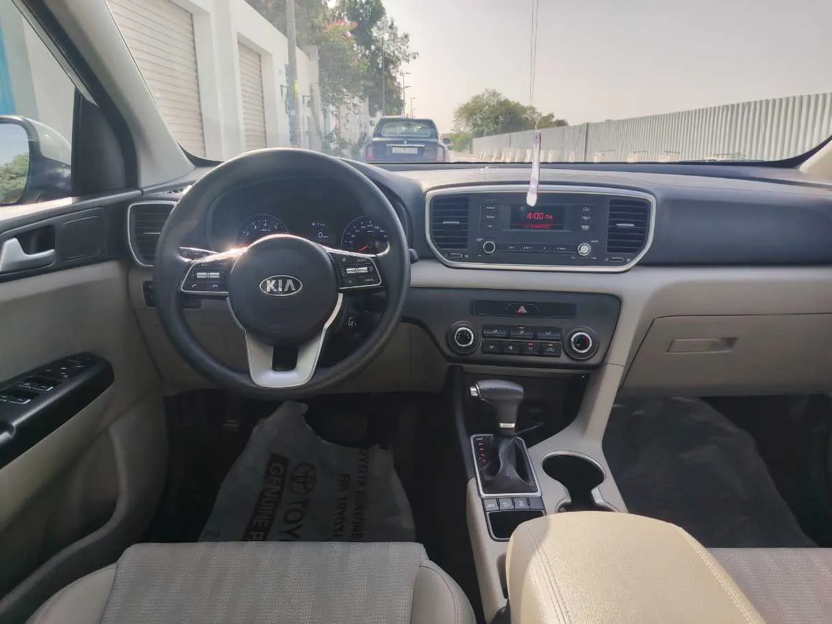 Car image 20