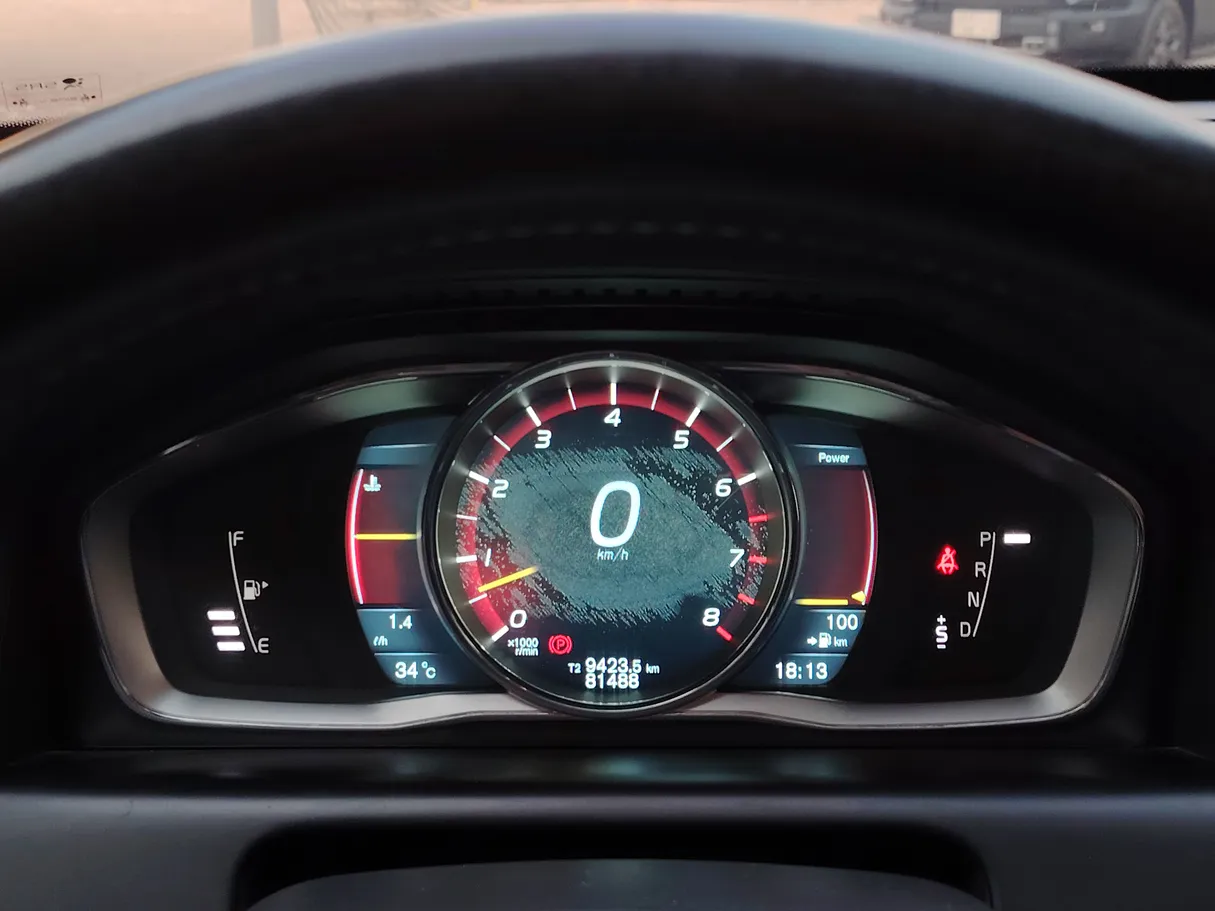 Car image 26