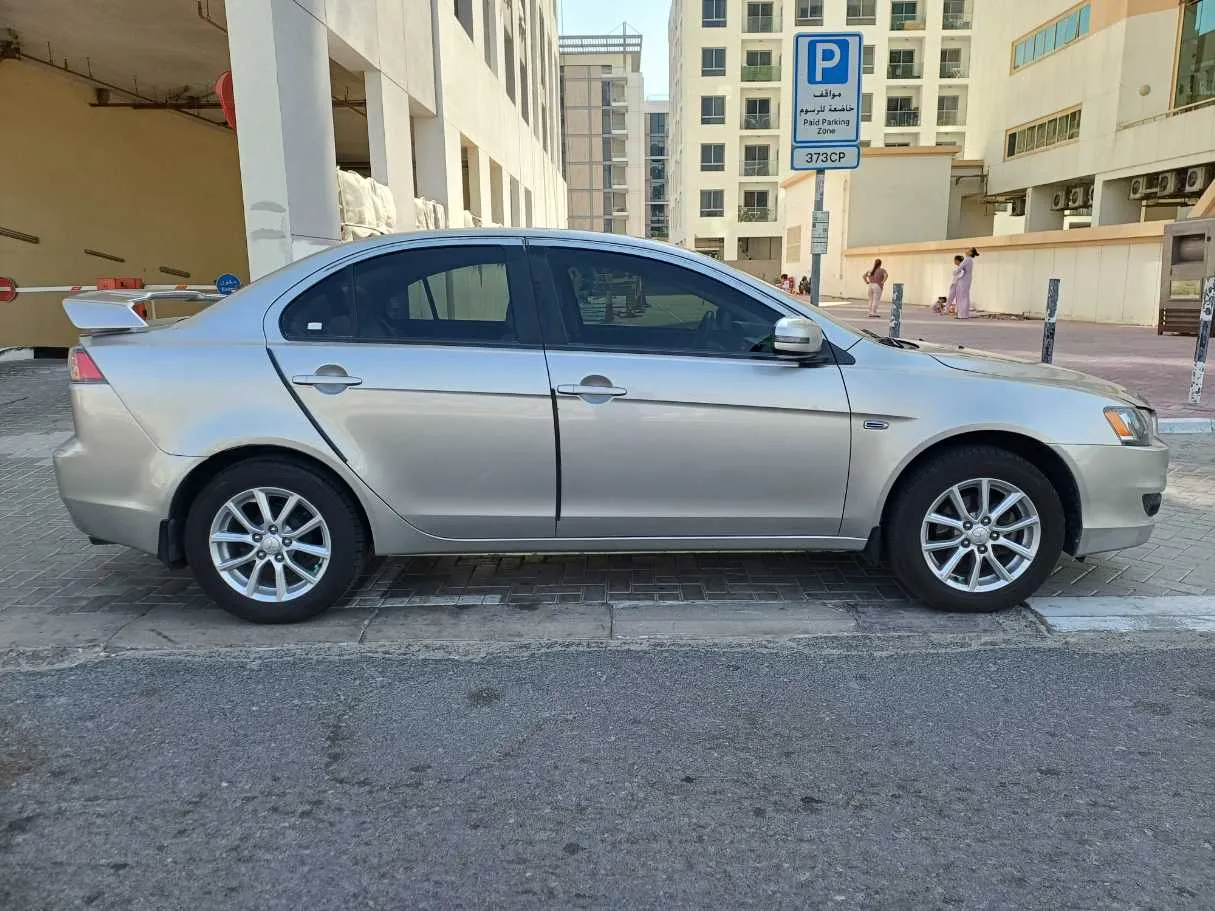 Car image 8