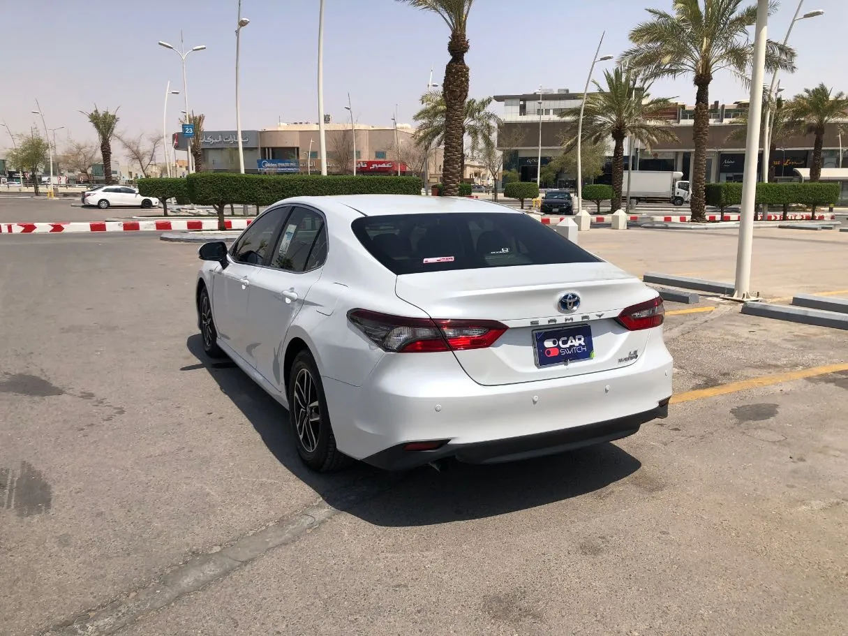 Car image 7
