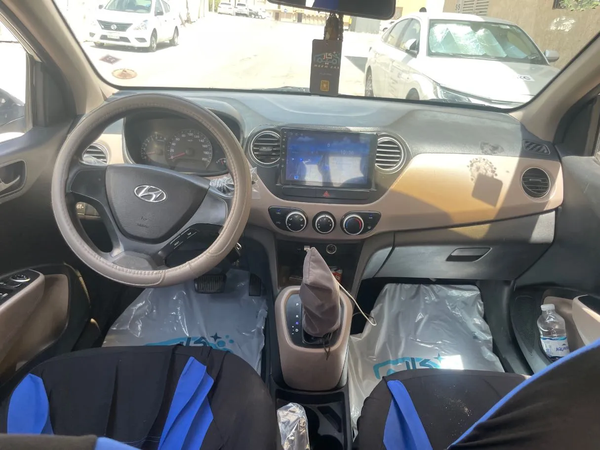 Car image 17