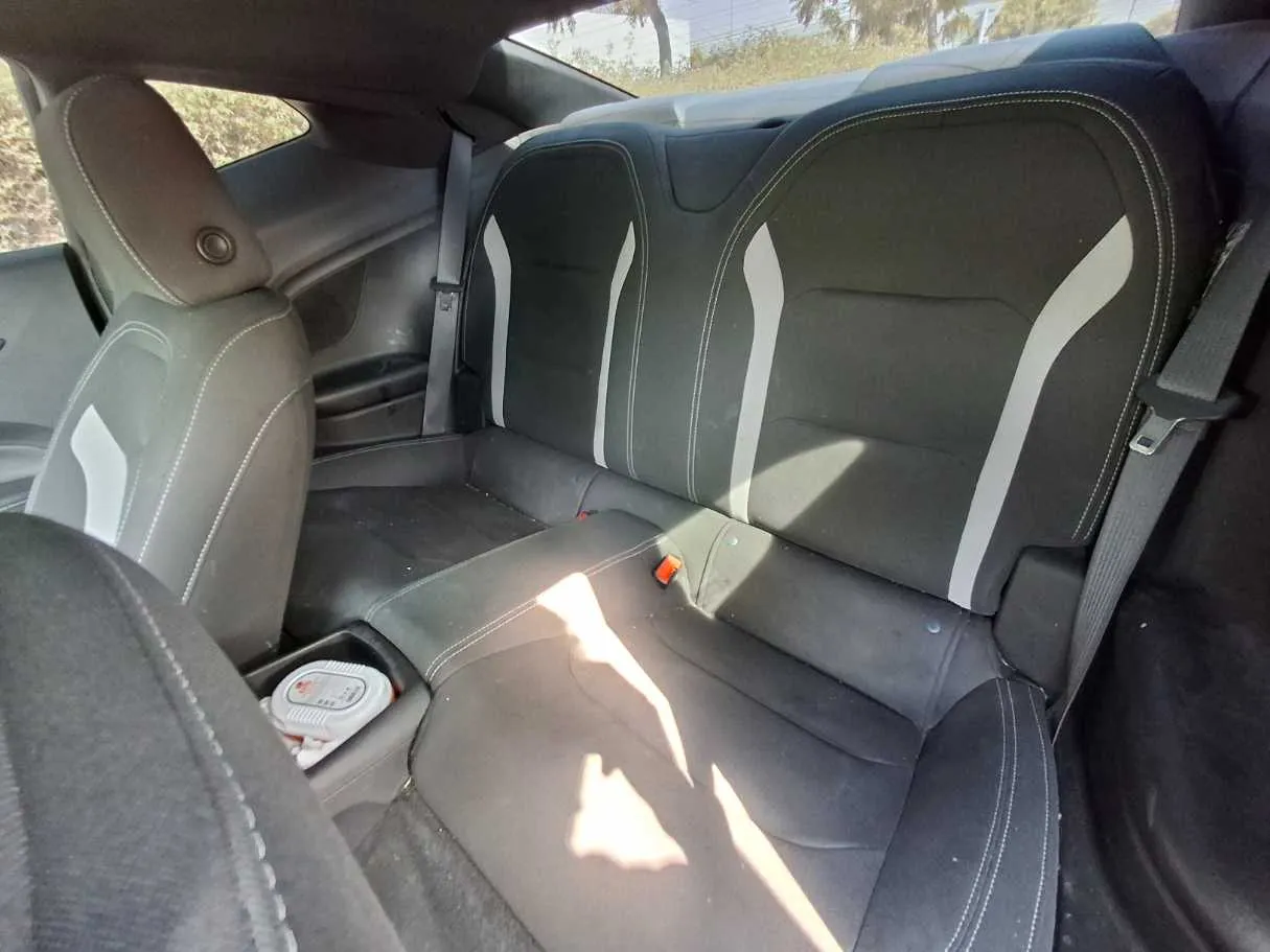 Car image 13