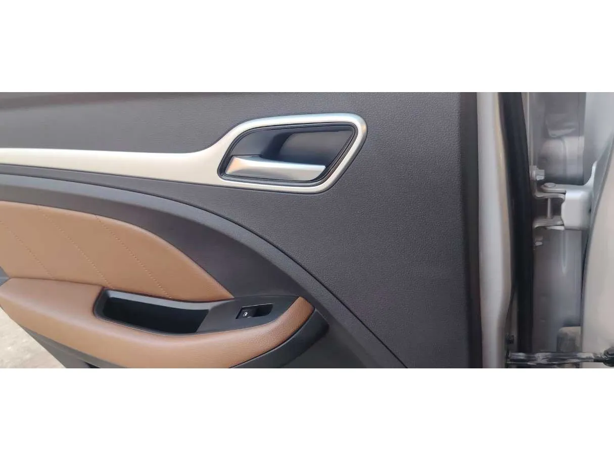 Car image 28