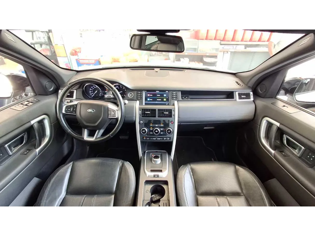 Car image 18