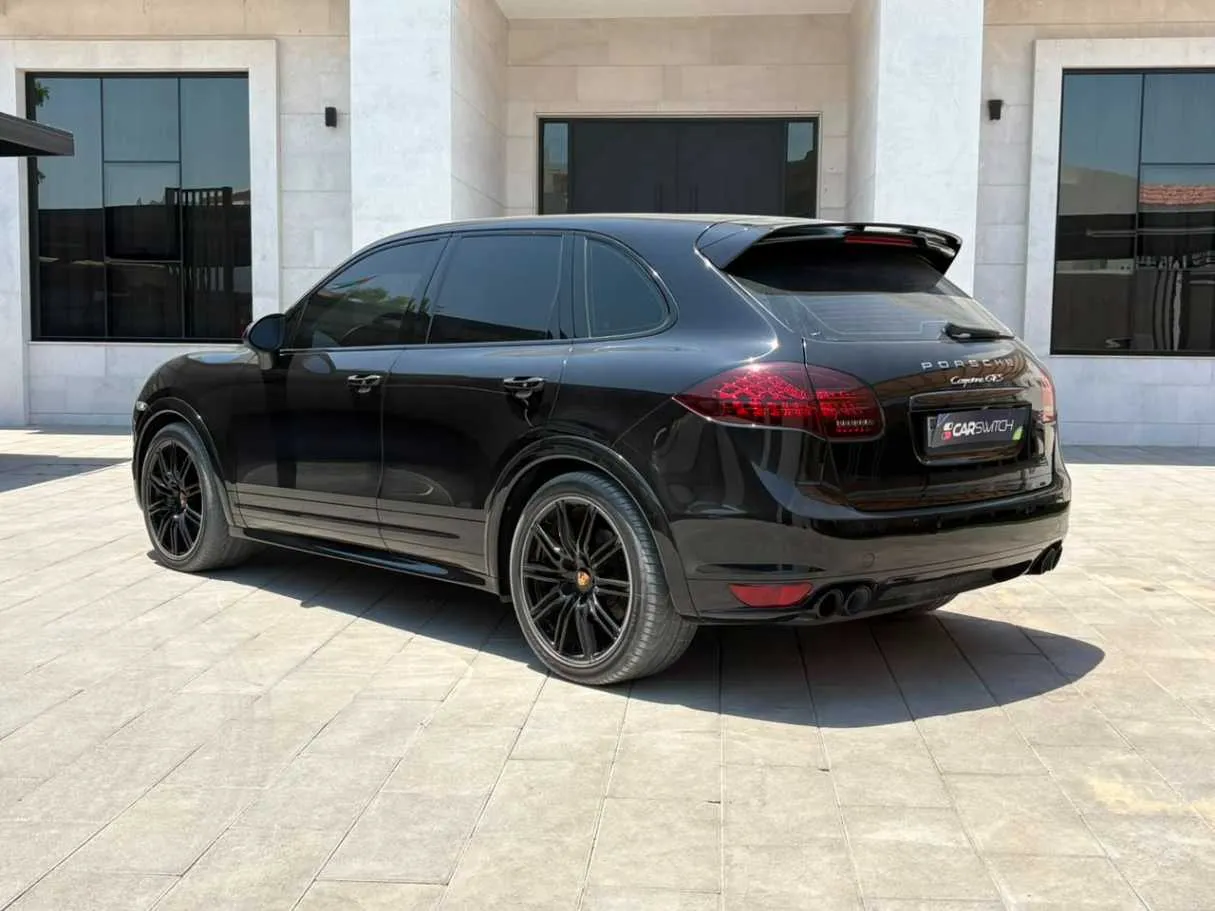 Car image 7