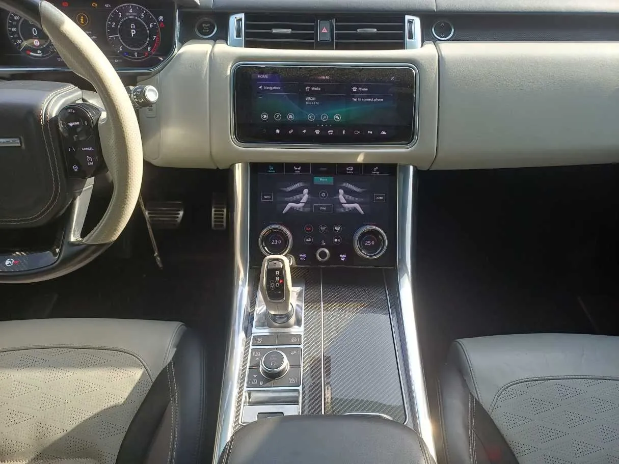 Car image 15