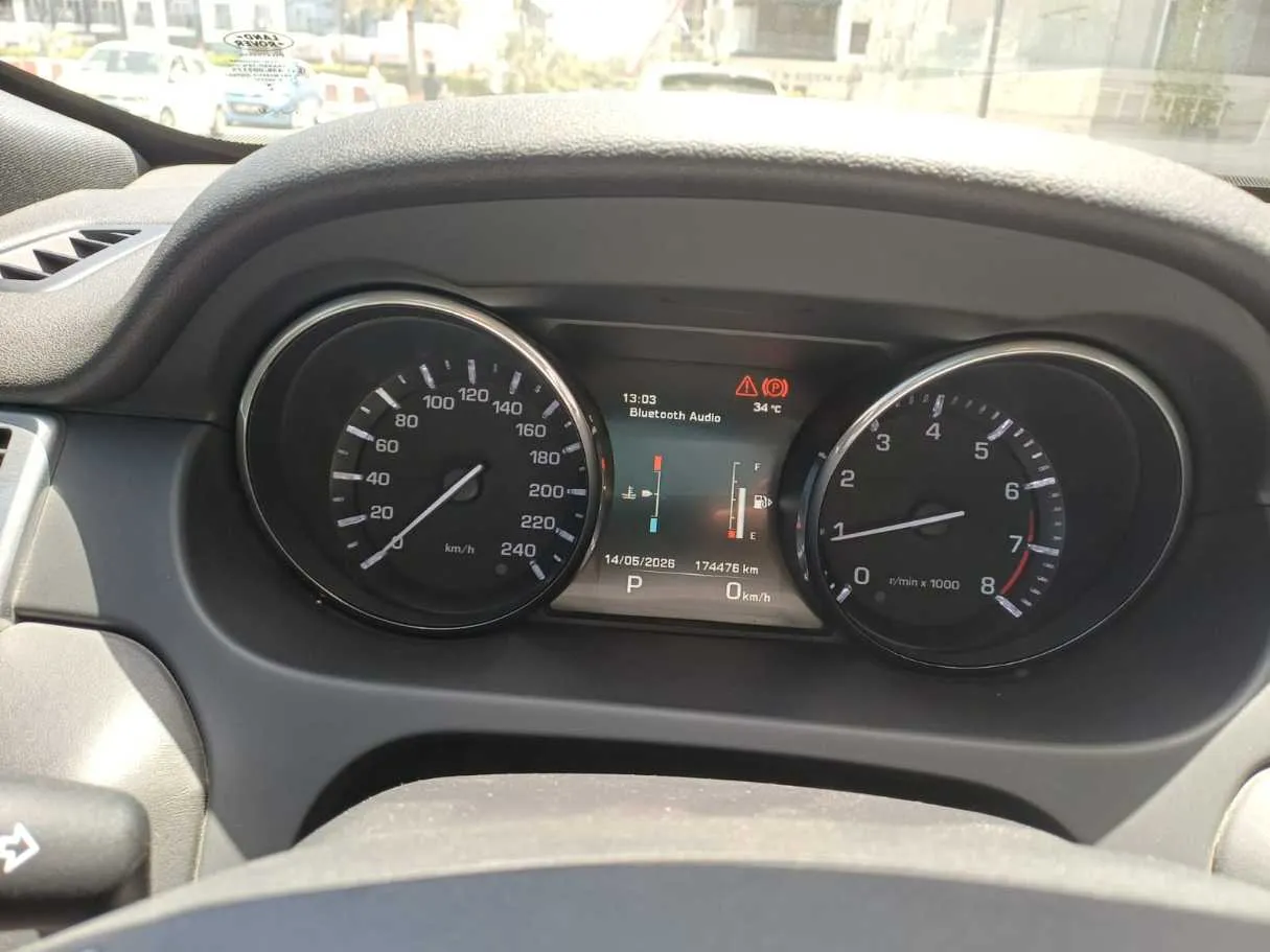 Car image 34