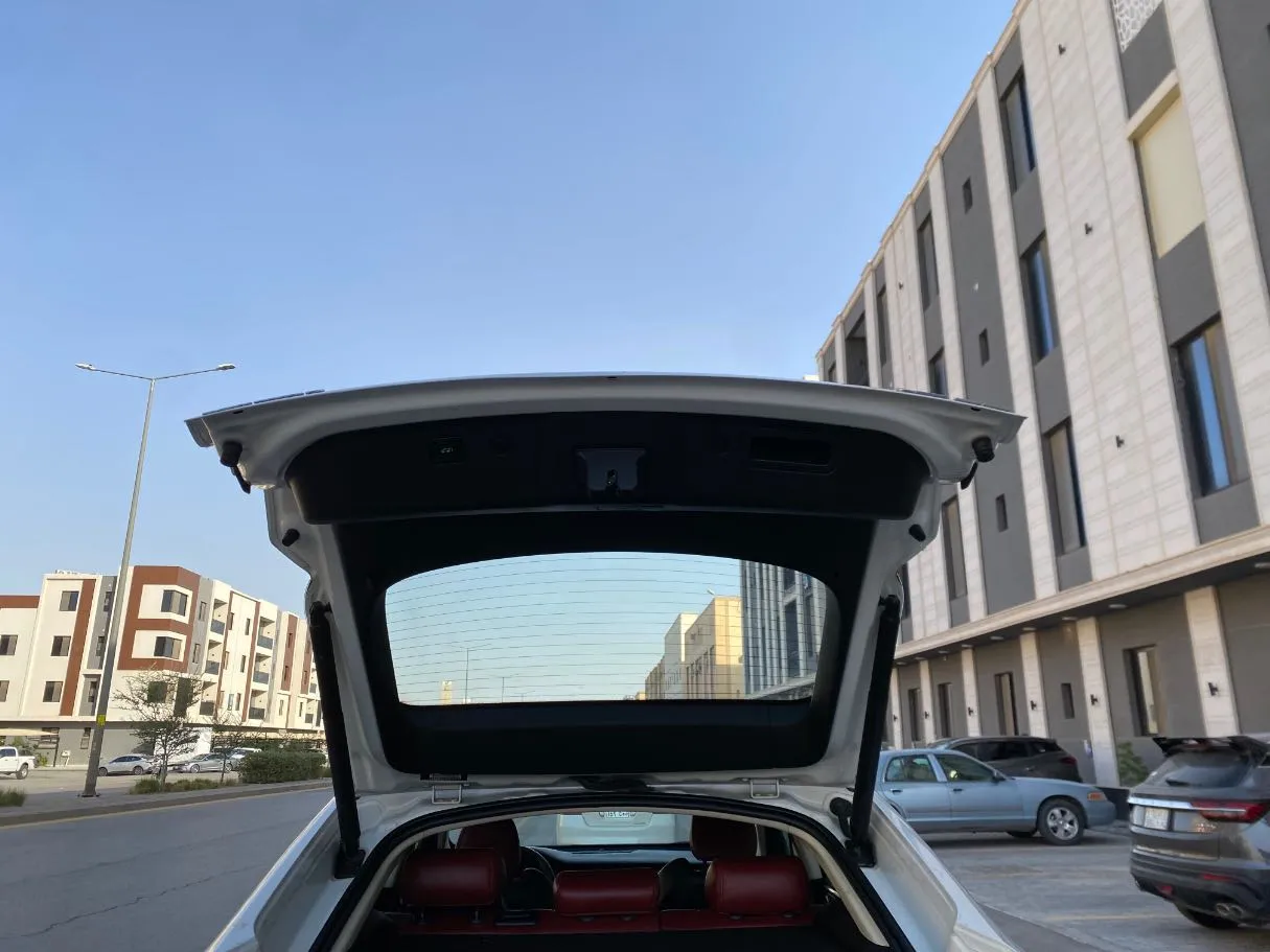 Car image 22