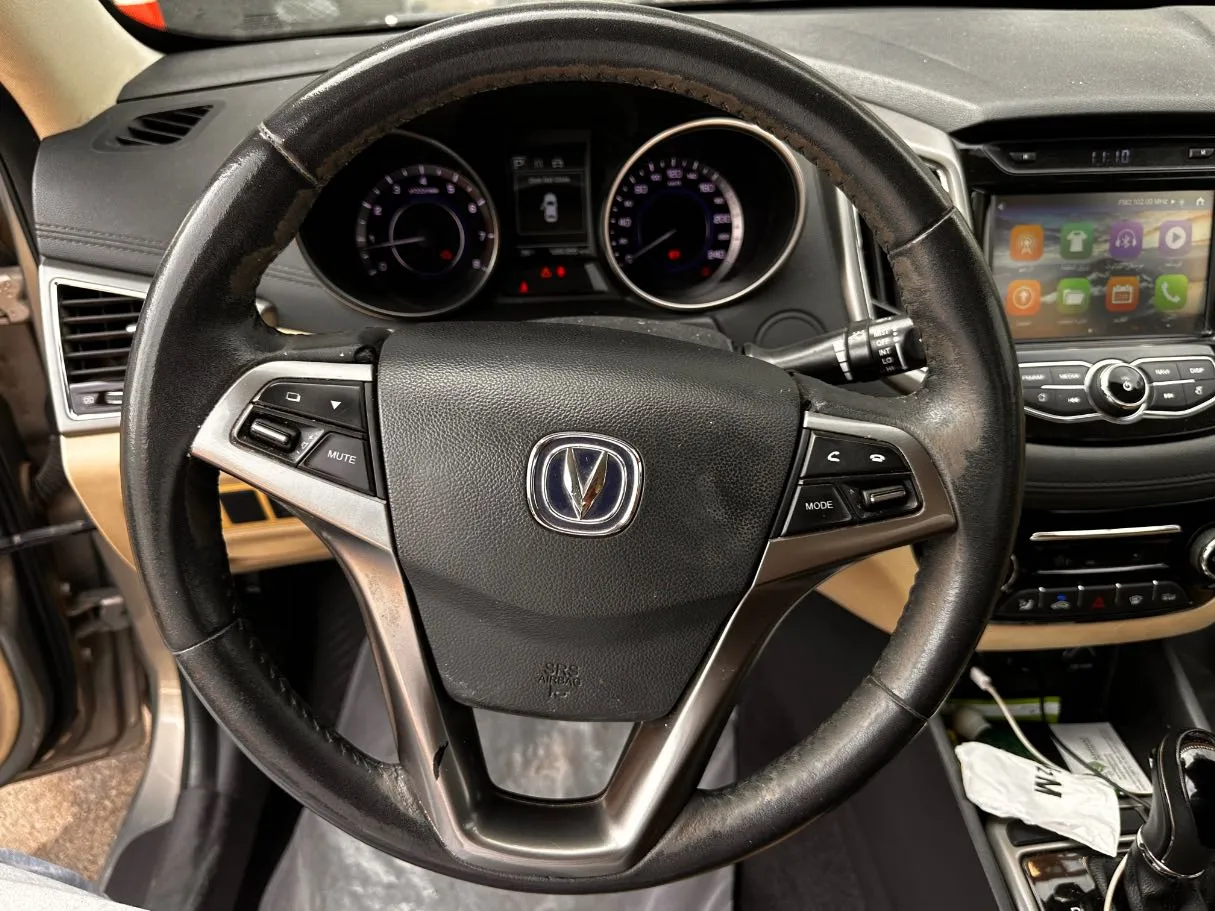 Car image 18