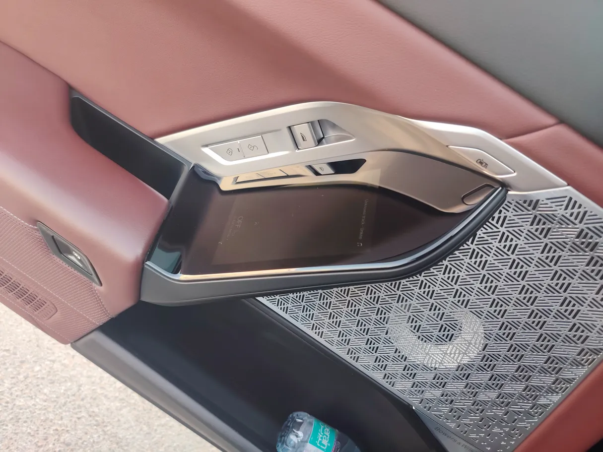 Car image 32
