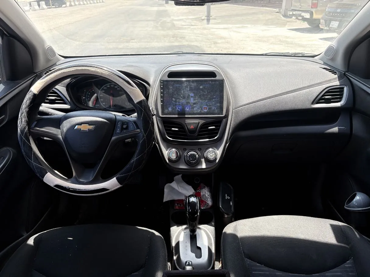 Car image 18