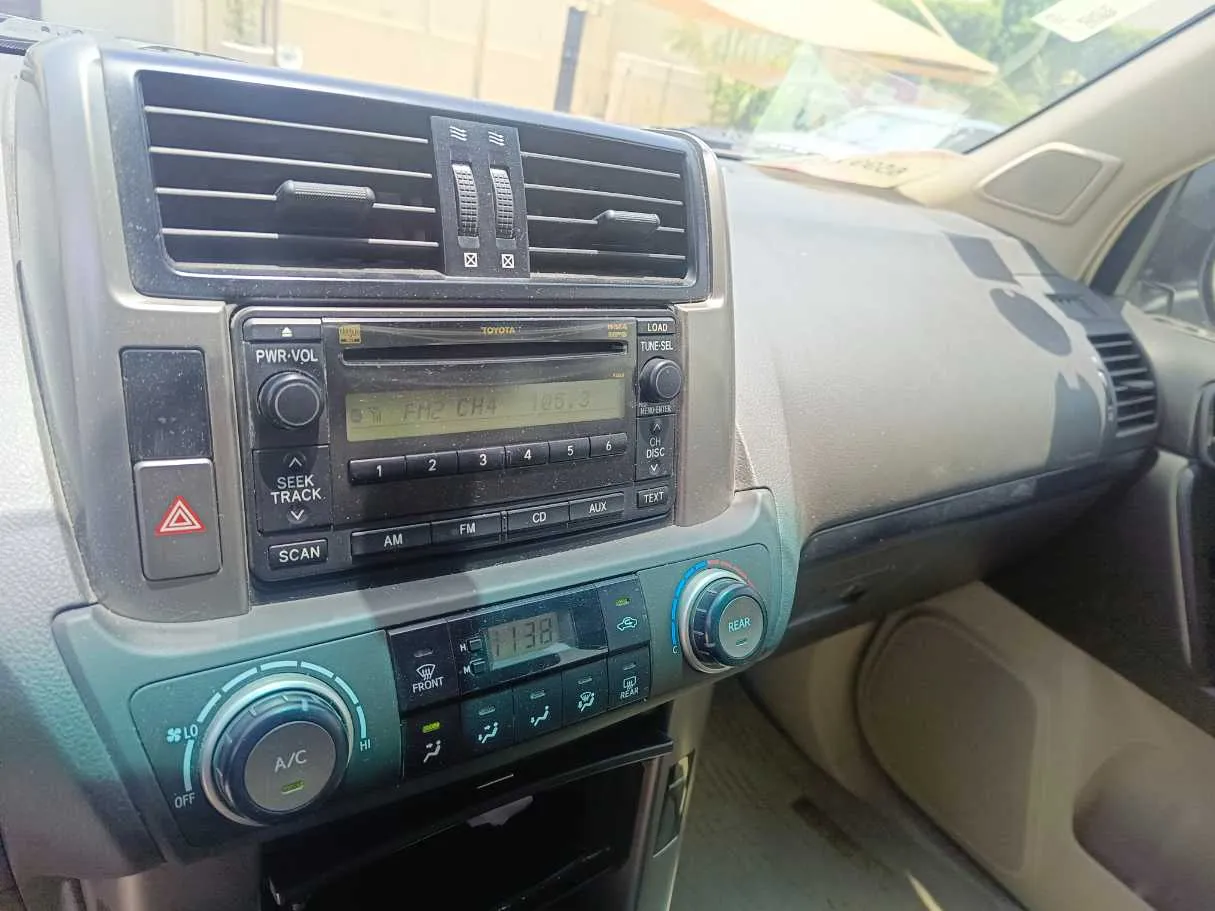Car image 21