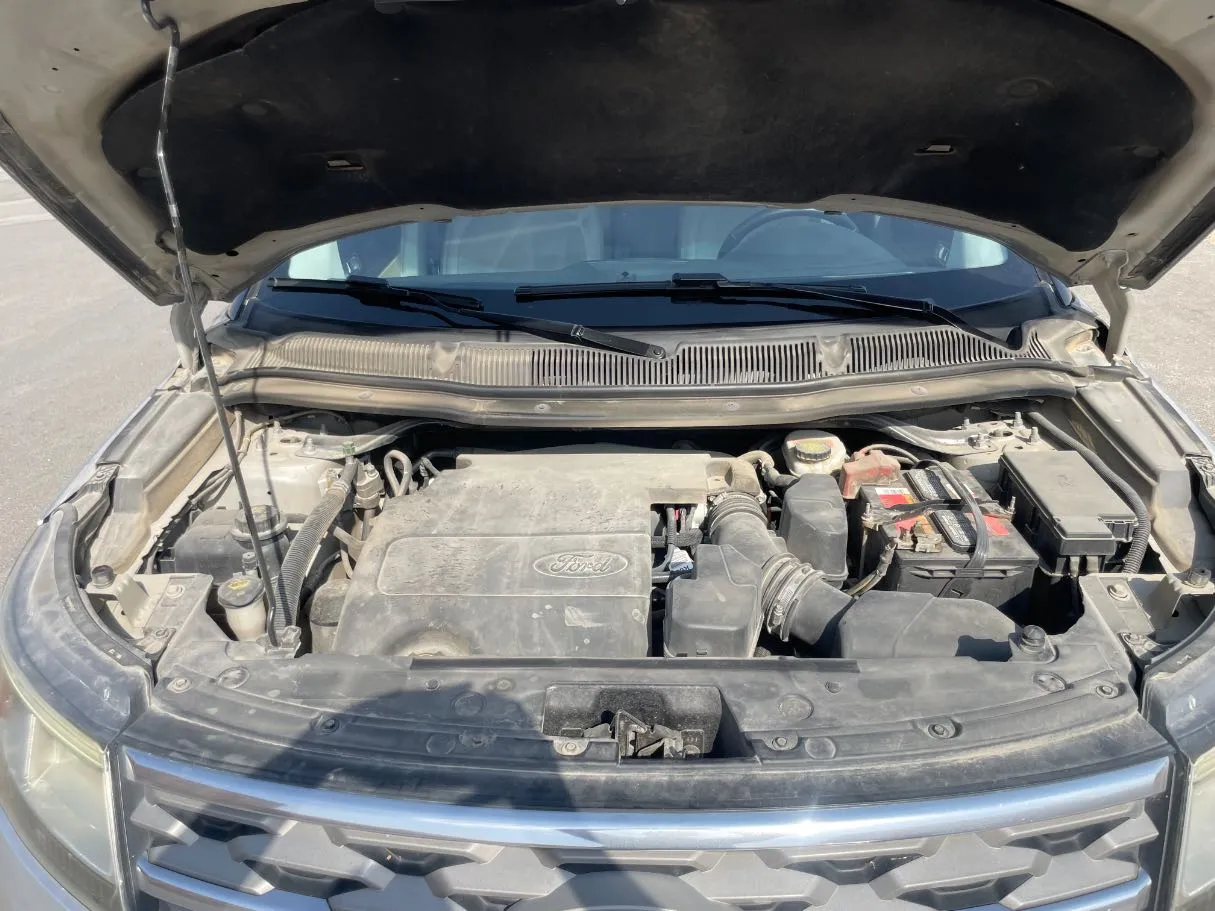 Car image 24