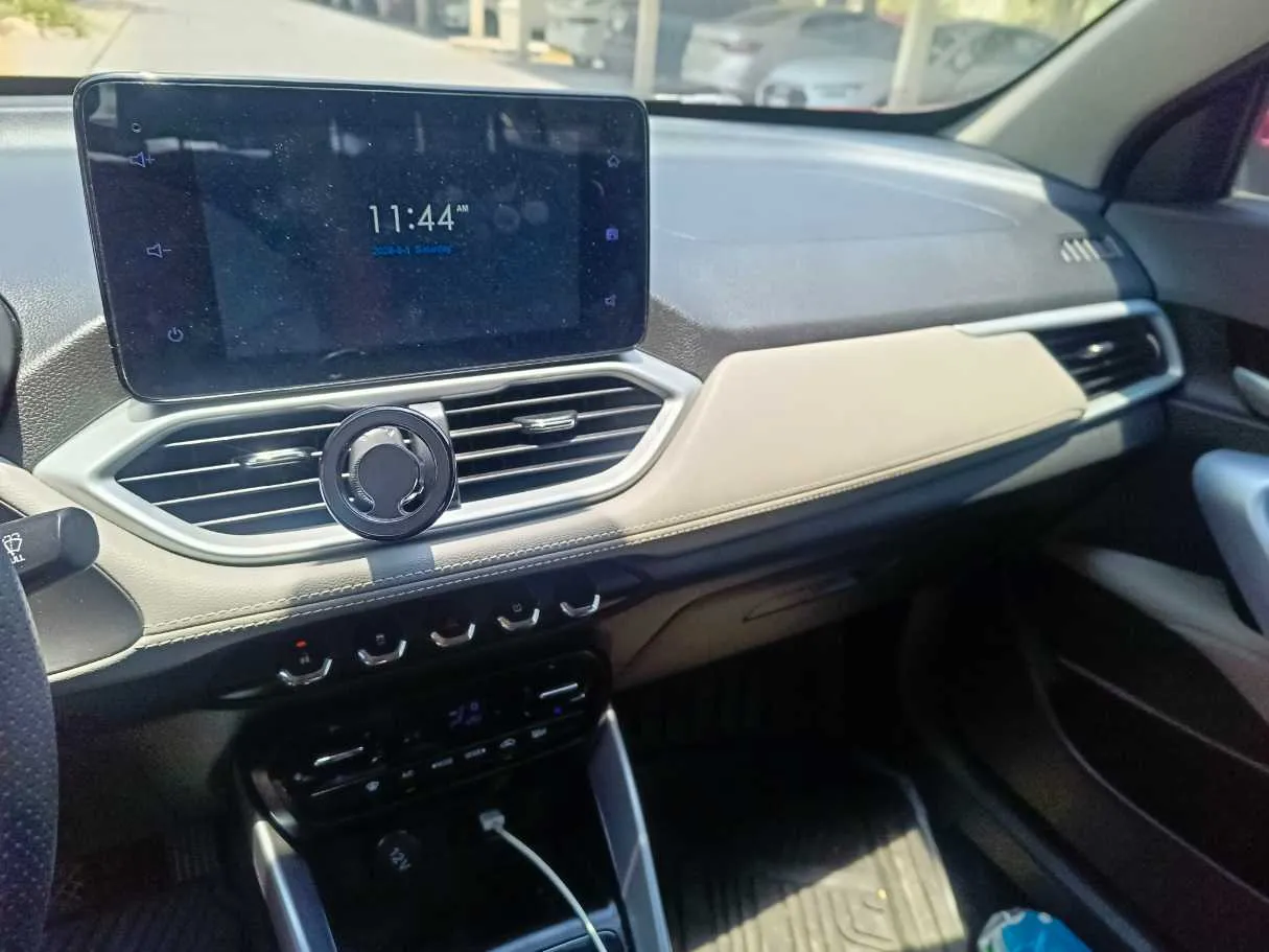 Car image 20