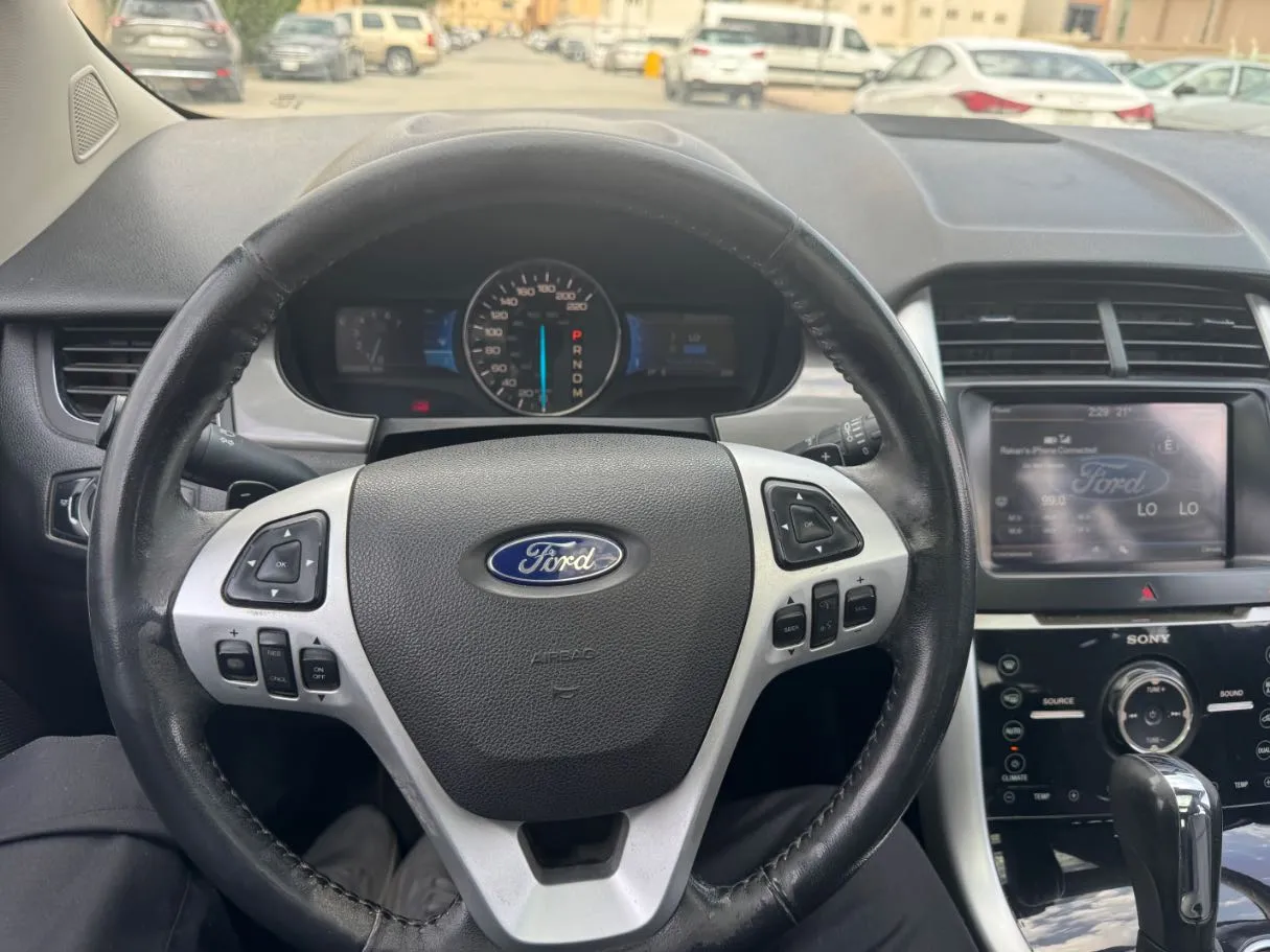 Car image 16