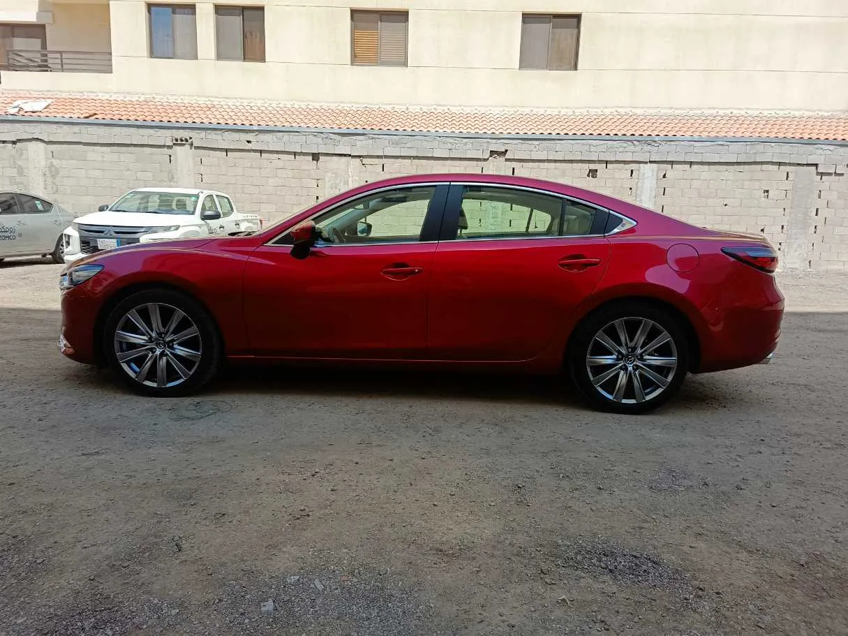 Car image 8