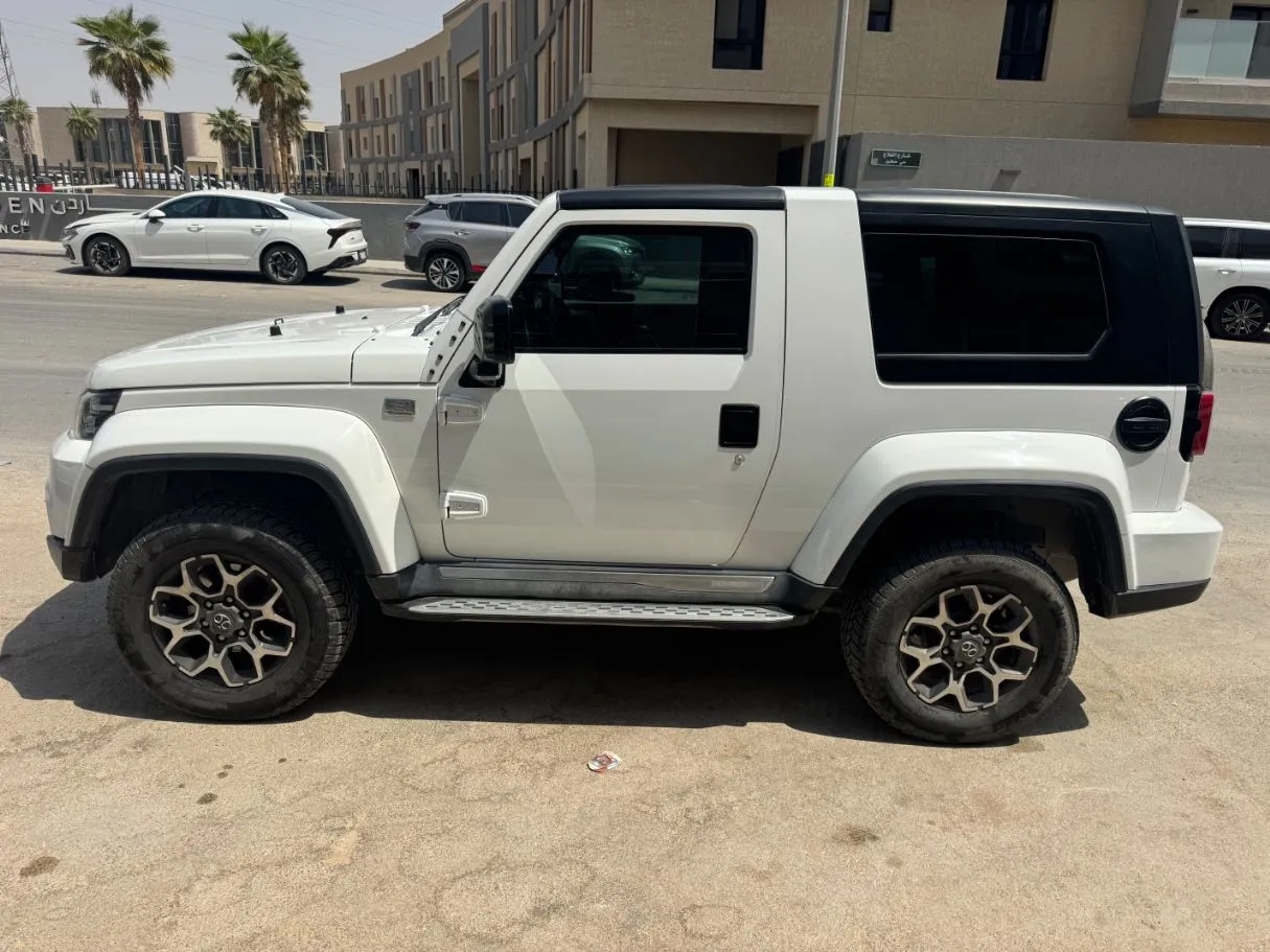 Car image 8