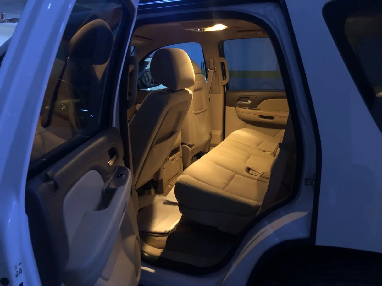 Car image 13