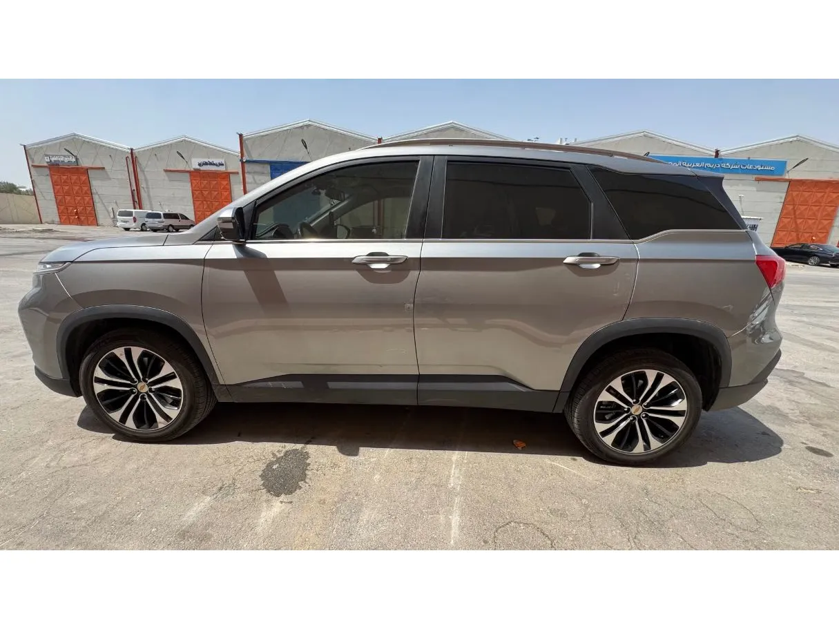 Car image 7