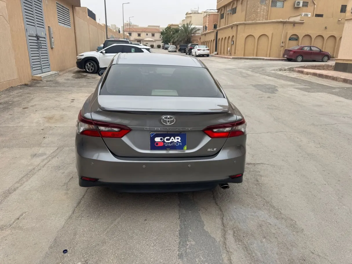 Car image 6