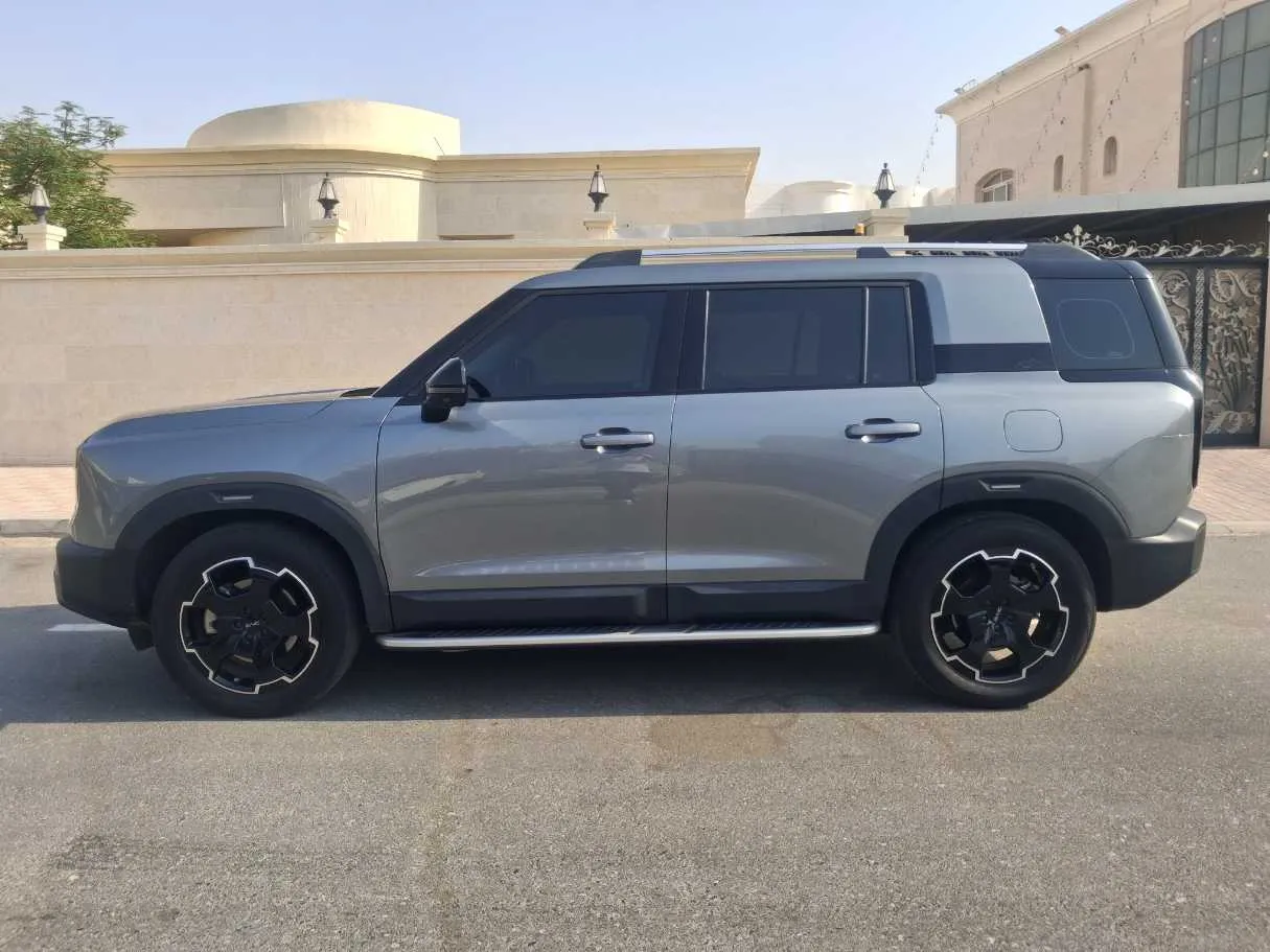 Car image 8