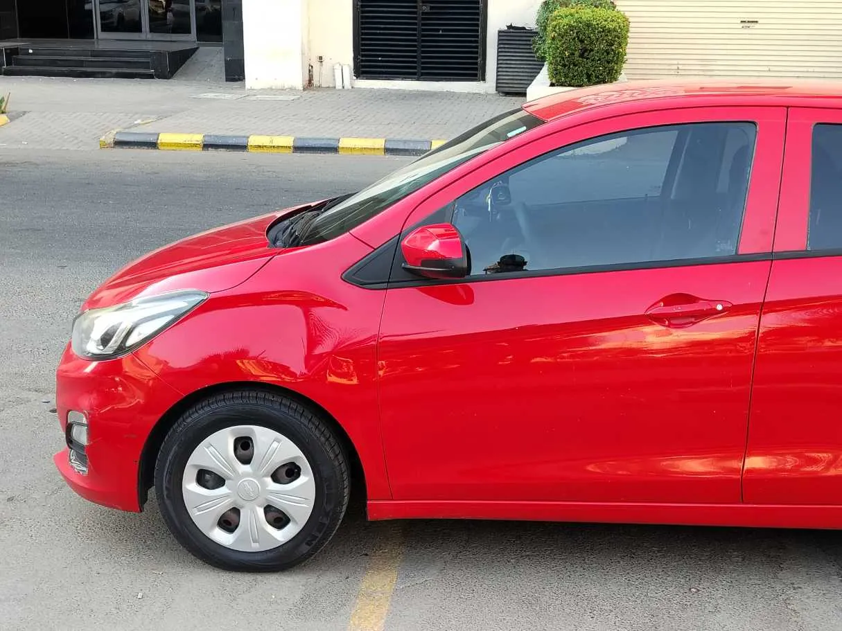 Car image 9