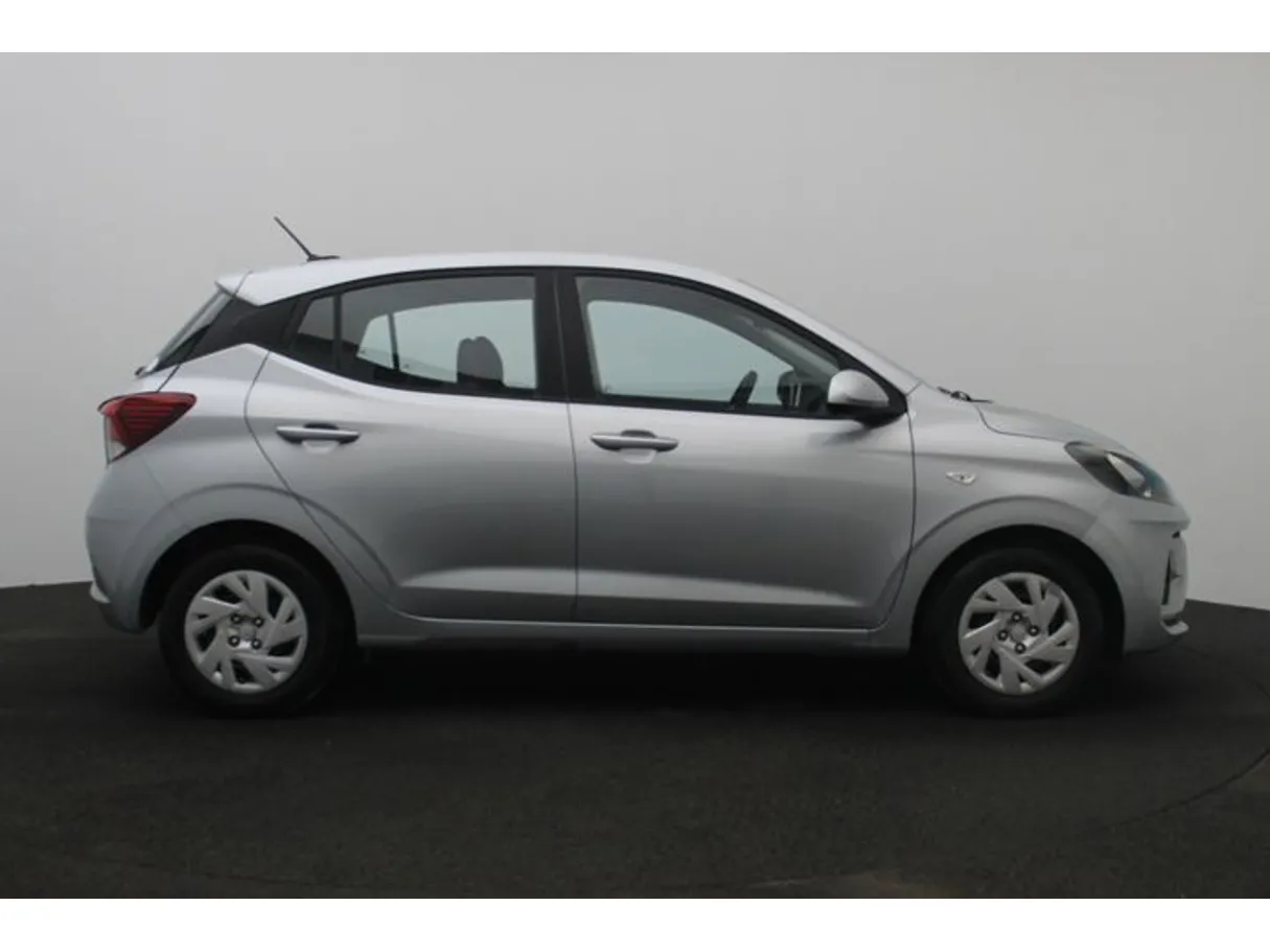 Car image 13